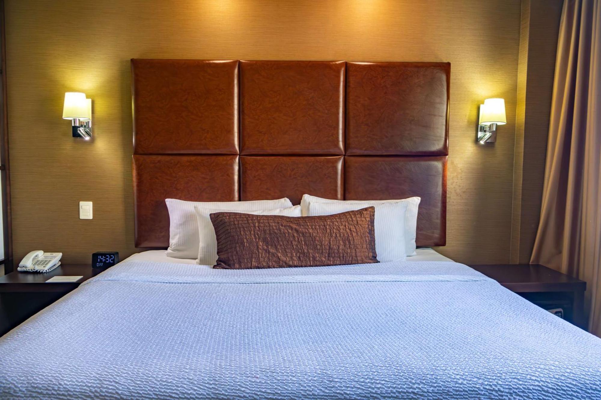 Best Western Premier Monterrey Aeropuerto Eksteriør bilde A bed