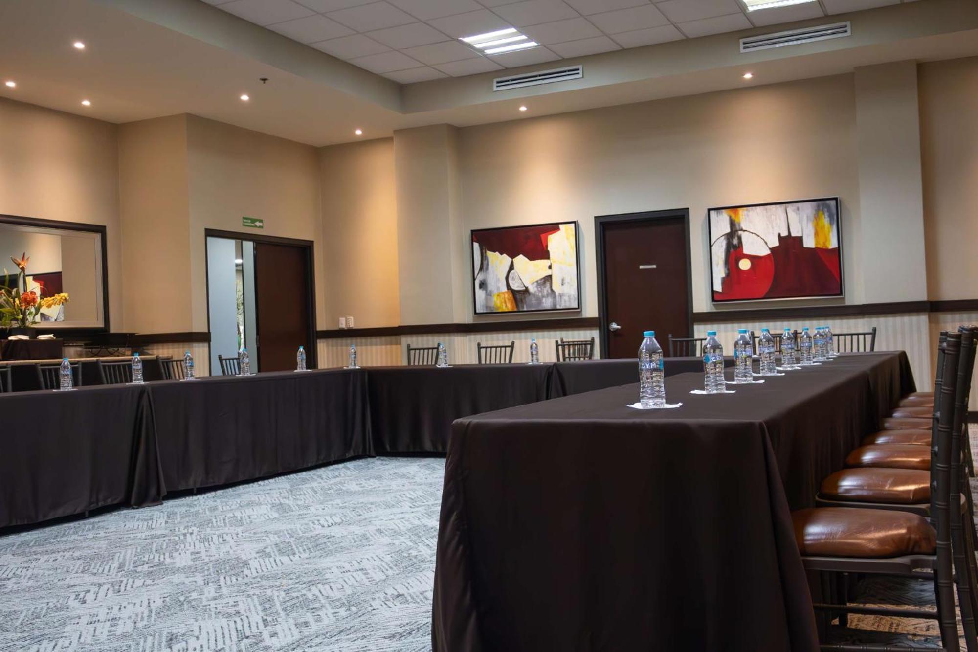 Best Western Premier Monterrey Aeropuerto Eksteriør bilde Meeting room